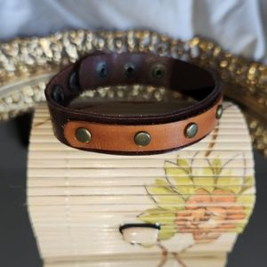 Women's Bali Leather Bracelet with Brass Accents. Bracelet is a size 9 or less.